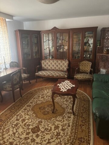 Dolj, Casa cu livada si anexe, P+1, teren 3986mp,