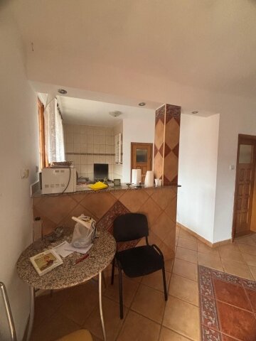 Dolj, Casa cu livada si anexe, P+1, teren 3986mp,