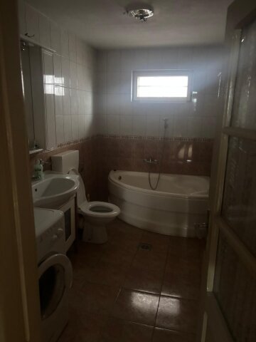 Dolj, Casa cu livada si anexe, P+1, teren 3986mp,