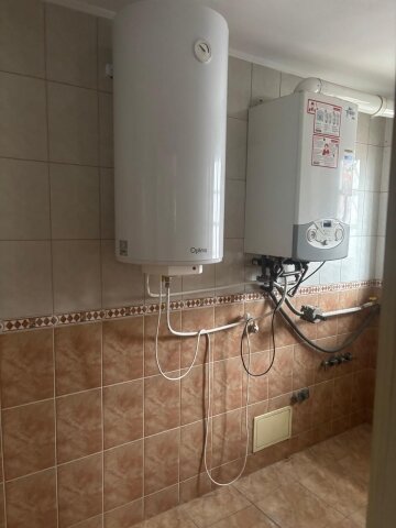 Dolj, Casa cu livada si anexe, P+1, teren 3986mp,