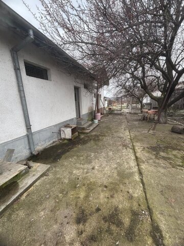 Dolj, Casa cu livada si anexe, P+1, teren 3986mp,