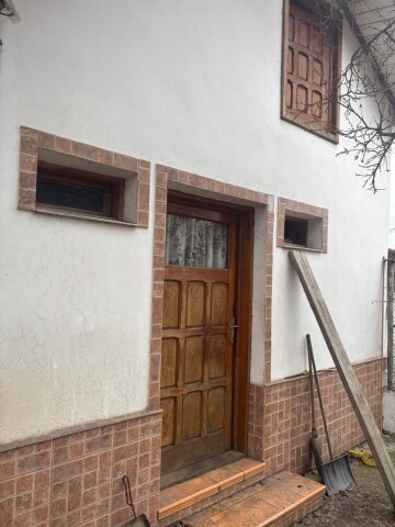 Dolj, Casa cu livada si anexe, P+1, teren 3986mp,