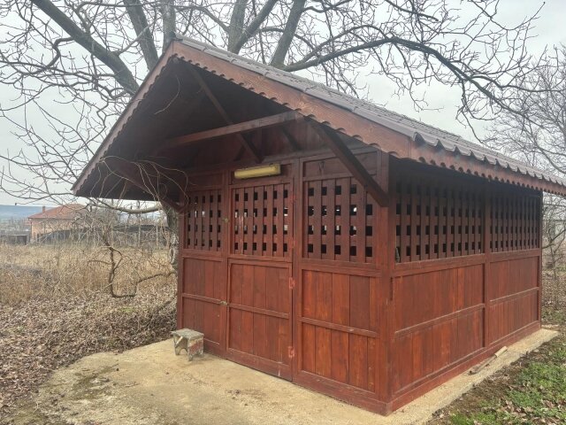 Dolj, Casa cu livada si anexe, P+1, teren 3986mp,